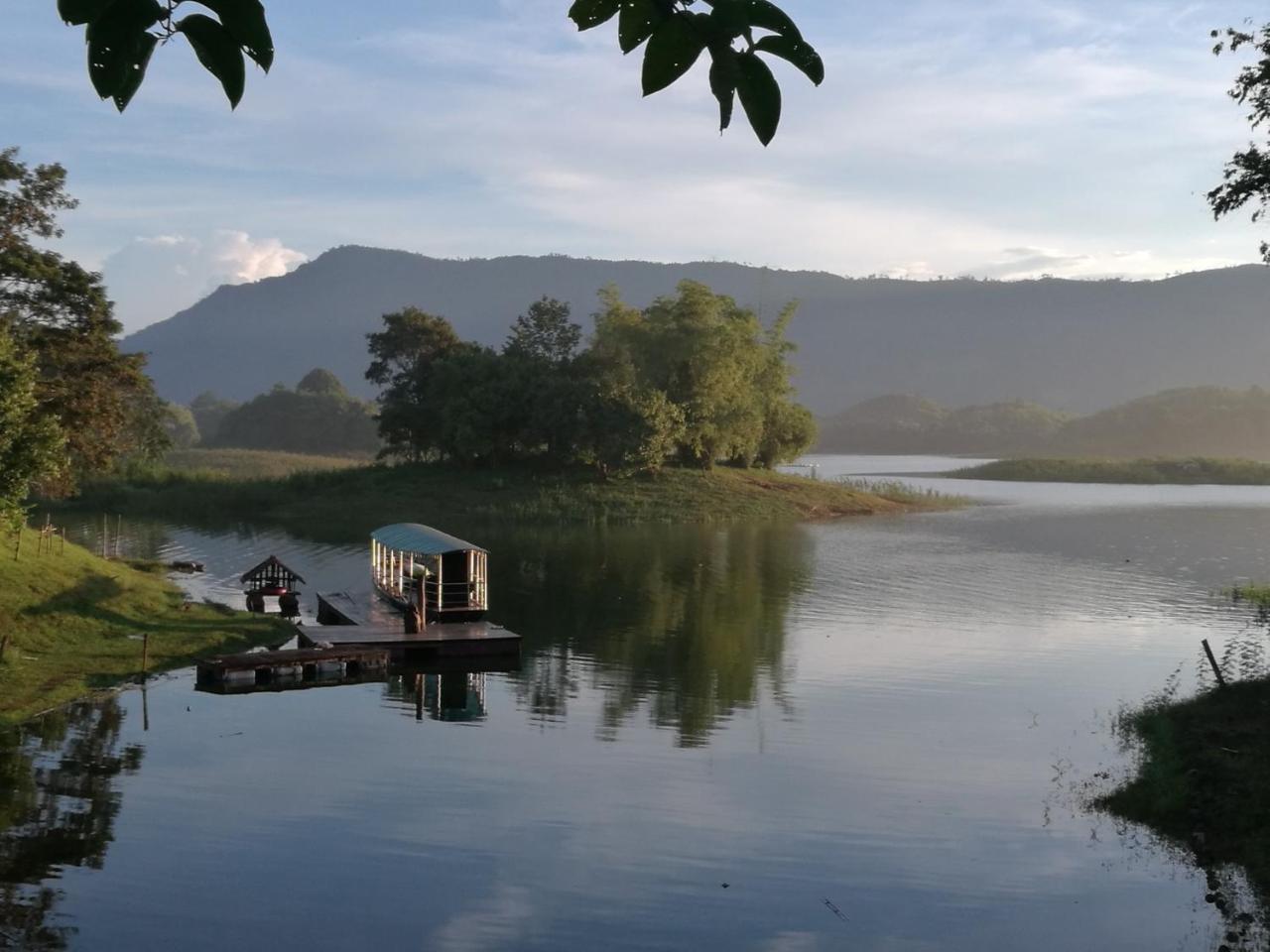 Nirvana Archipel Resort Vang Vieng Εξωτερικό φωτογραφία